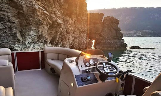 Harris Cruiser 200 Pontoon Boat in the Okanagan!