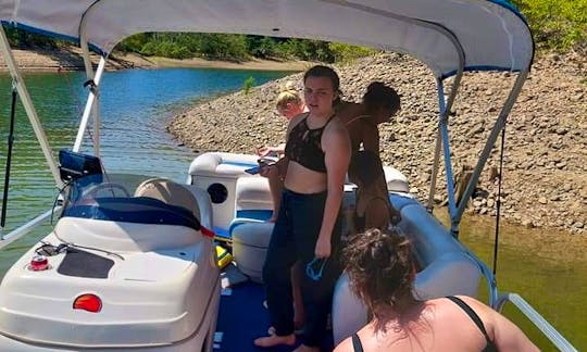 Suntracker 20ft Party Barge Pontoon On Lake Ouchita, Hamilton & Cathrine