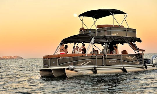 20' Pontoon Boat - Perfect for Families and Bachelorette Party