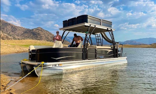 Sunsation 230 Party Pontoon for 12 people on Lake Millerton, CA