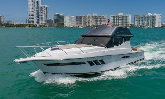 Silverton 45ft Flybridge Yacht (Miami Beach Marina)