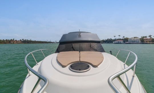 Silverton 45ft Flybridge Yacht (Miami Beach Marina)