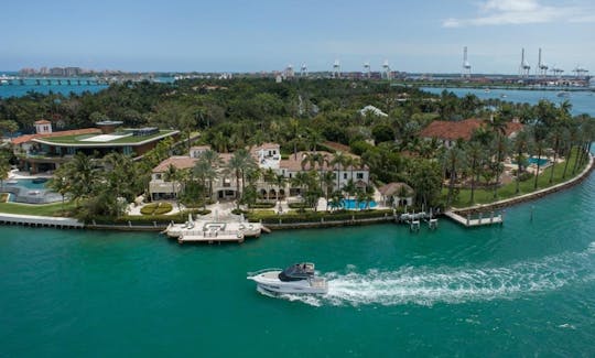 Silverton 45ft Flybridge Yacht (Miami Beach Marina)