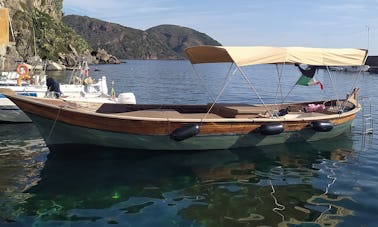 Experiencia en barco, tradicional barco pesquero de madera Lipari, Sicilia