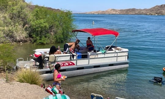 Rent 24' Sun Tracker Party Barge for 13 people in Apple Valley, CA
