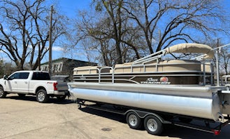 LUXURY PONTOON ON LAKE AUSTIN WITH CAPTAIN INCLUDED