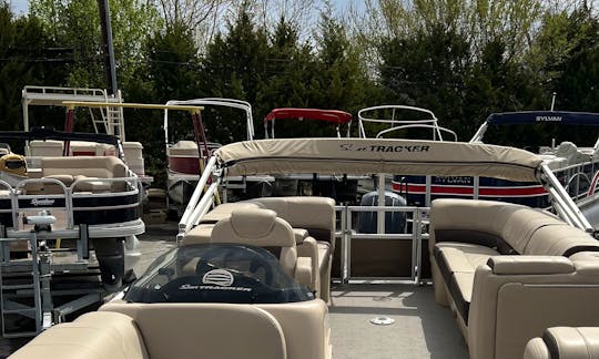 LUXURY PONTOON ON LAKE AUSTIN WITH CAPTAIN INCLUDED