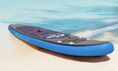 Prancha de stand up paddleboard inflável em Ladner