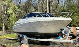 2001 Cuddy Cabin Maxum 26ft Yacht for Charter/Rent in Lexington
