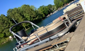 20ft Suntracker Party Barge Pontoon for rent on Lake Norman