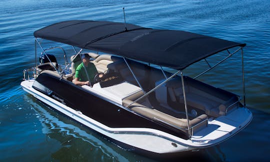 Lake Havasu: 2022 Luxury Pontoon Boat for charter! (15ppl) GB03