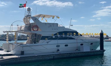 Louez notre yacht de 58 pieds à Dubaï et découvrez le meilleur