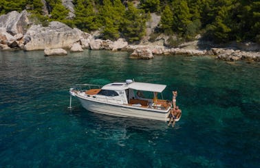 CAMARO 1000, 33' Motor Yacht for Private Tours from Hvar