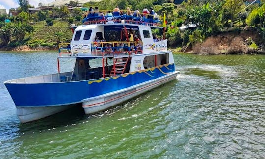 Charter 33' Passenger Boat In El Peñol, Colombia for up to 20 to 100 people