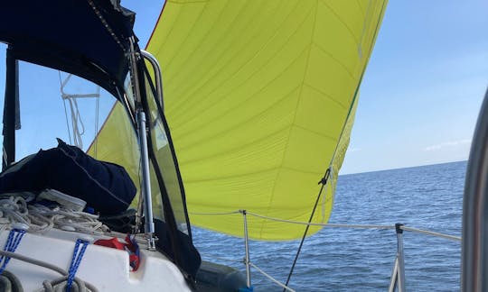 Hunter 43 Sailing Yacht in Oakville, Ontario