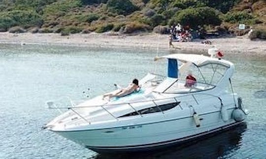 ☀️ Yate a motor Bayliner de 32 pies navegando por Emerald Bay, ☀️ Especial del mes de junio ☀️