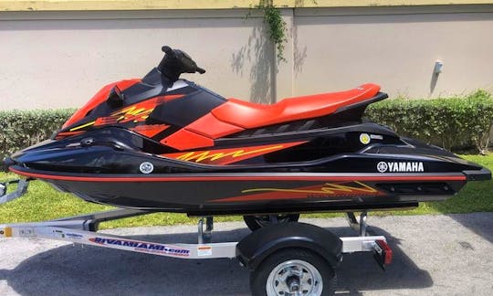 Black Yamaha EX Jet Ski for Rent on Potomac River