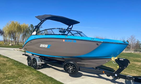 22 YAMAHA 255XD Brand new Top of the line Surf & Wakeboard with ALL OF THE TOYS