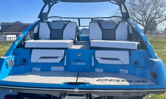 22 YAMAHA 255XD Brand new Top of the line Surf & Wakeboard with ALL OF THE TOYS