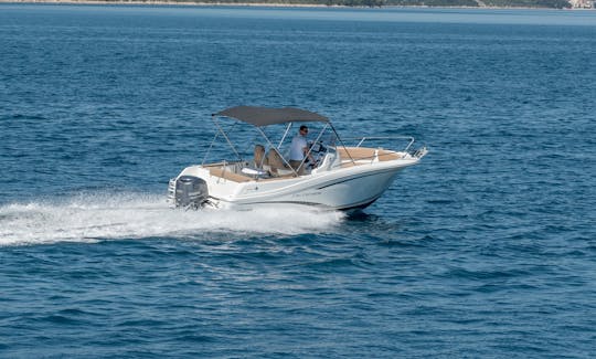 JEANNEAU CAP CAMARAT 755cc (225HP)