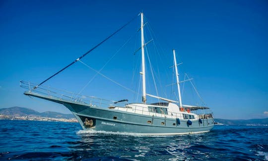 Luna Yacht ES II