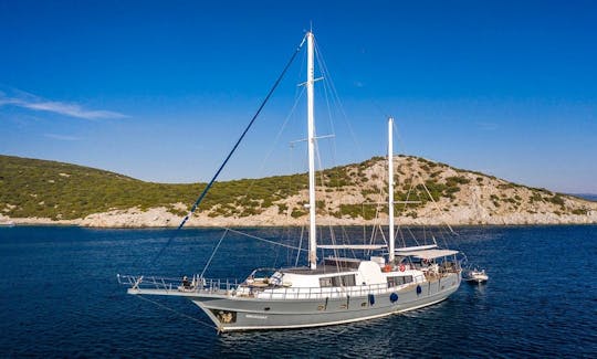 Luna Yacht ES II