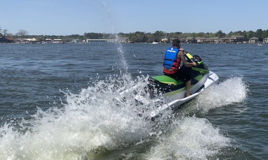 盗む!!!モンゴメリーのコンロー湖でジェットスキー2台を1台分の値段で