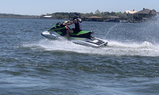 盗む!!!モンゴメリーのコンロー湖でジェットスキー2台を1台分の値段で