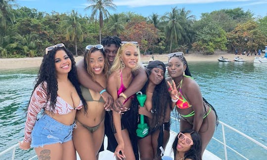 💥 Partez sur l'eau avec style avec cet azimut de 62 pieds pouvant accueillir jusqu'à 12 personnes à Miami. PAS DE FRAIS CACHÉS