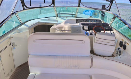 42ft Sundancer Motor Yacht - SNSS - Up To 15 People In Cancún, Quintana Roo