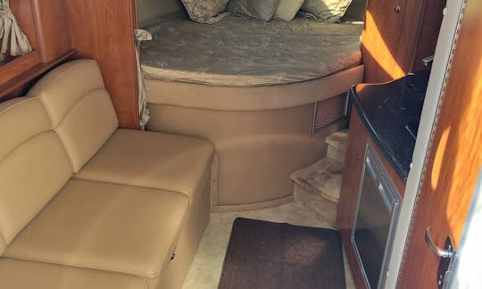 Croisière en yacht à moteur Rinker à louer à Miami pour une journée