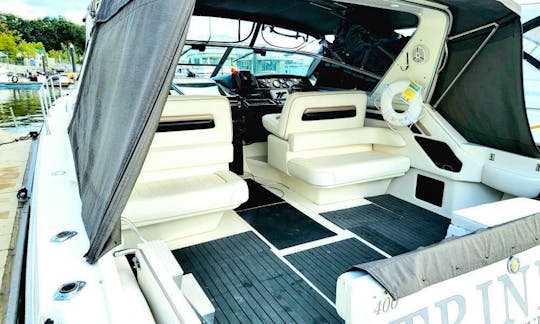 $350 | 10 people | Luxury Yacht Sea Ray 390 Sundancer