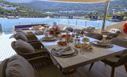 Alugue o V-50 Power Mega Yacht em Mugla, Turquia