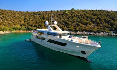 Charter the V-50 Power Mega Yacht in Muğla, Turkey