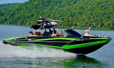 Supreme zs232 Surf boat Rental in Nashville or Surrounding Lakes!