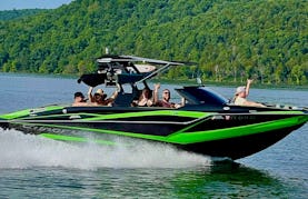 Supreme zs232 Surf boat Rental in Nashville or Surrounding Lakes!