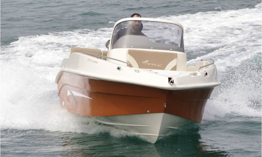 18ft Nireus 530 motor boat with 150 hp engine for rent in Tsilivi - Planos, Zakynthos with skipper