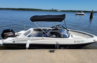 Sunny Days, Smooth Waves - Bayliner Bowrider for a nice cruise in DC Waters!