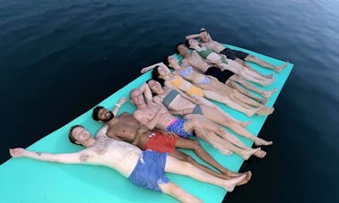 Bateau de fête sur ponton sur le lac Travis avec Super Owner 2022