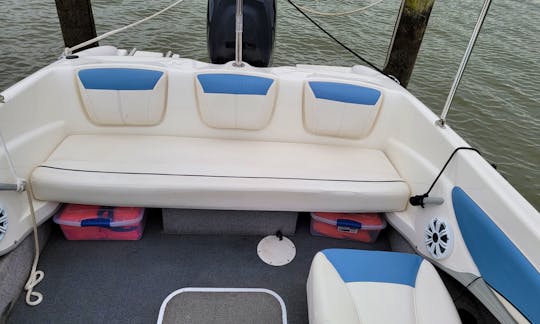2013 Bayliner 180 Bowrider 18' comfy and fun boat for rent in Washington District of Columbia