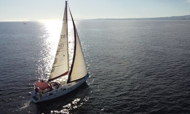 Sailing Beneteau Oceanis Clipper 411 Cruising Monohull Charter in Estepona