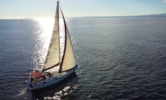 Sailing Beneteau Oceanis Clipper 411 Cruising Monohull Charter in Estepona