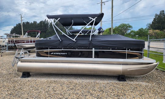 20ft Starcraft Pontoon boat in Cape Coral