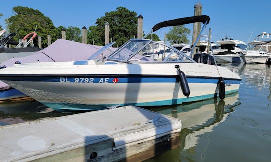 Tu escapada acuática: alquiler de Bayliner 180 Bowrider 