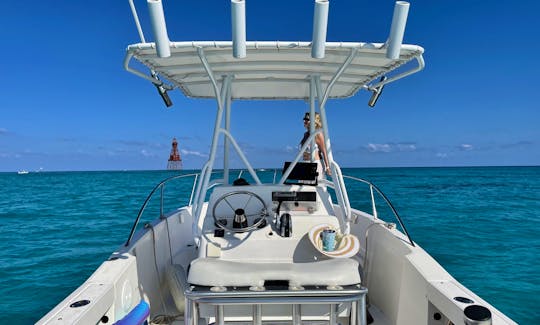 Perfect fishing or leisure 24' Aquasport center console. Weekly or multi day rentals in the Lower Keys