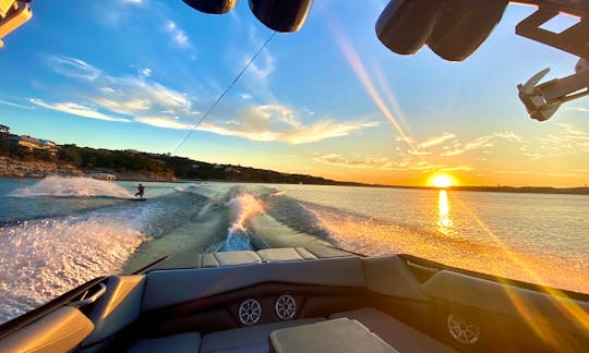 Lake Travis - Axis A24 - Surfing/Wakeboarding