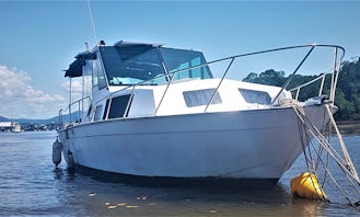 Overnight in Cairns City on Traditional Chris Craft 30ft Cruiser