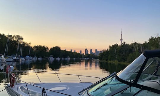 Enjoy your Summer in Toronto on a Beautiful 40' Cruisers Yacht