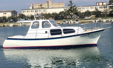 Recorrido tradicional en barco de madera de 23 pies por las islas de Zadar: día completo o medio día