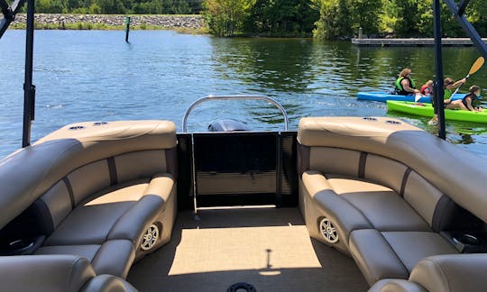 Beautiful New Sleek Harris Tritoon Boat On Lake Norman!